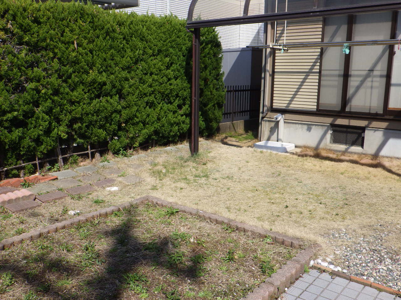 敦賀市での拡張工事前の駐車場